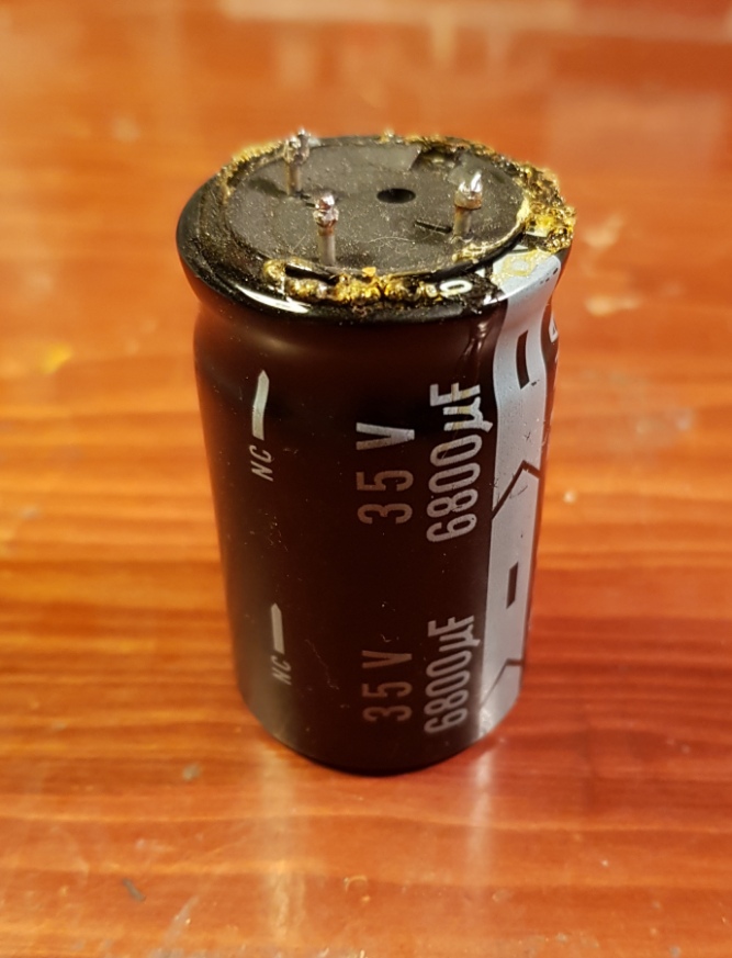 three pin electrolytic capacitor