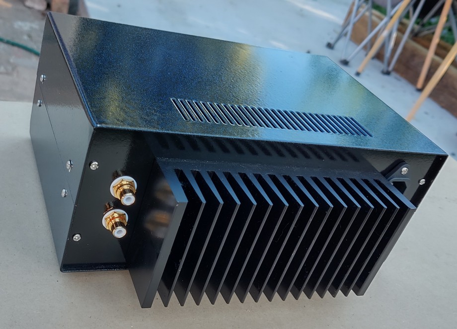 The rear of the unit, showing just how big that heatsink is compared with the rest of it :)